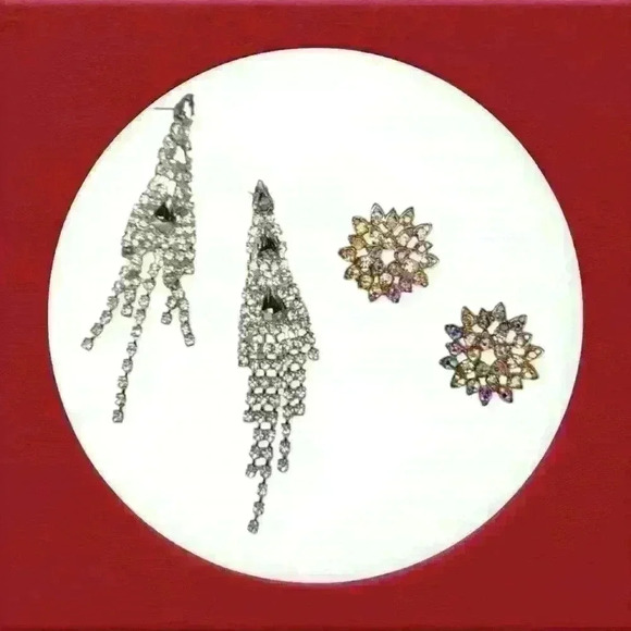 Aurora rhinestones earrings bundle - Picture 1 of 17